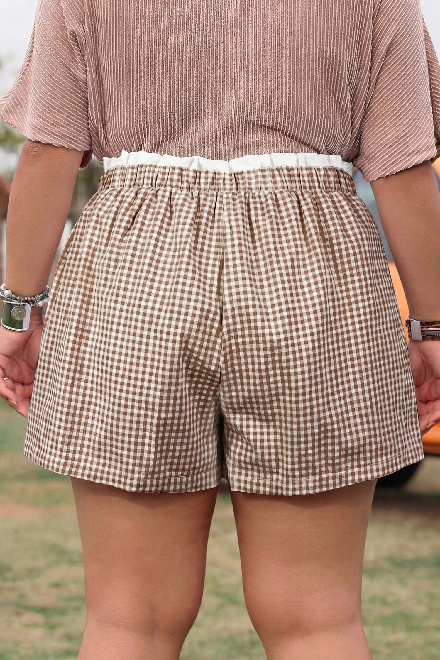 Pink contrast trim plaid print plus size shorts for women casual everyday outfit