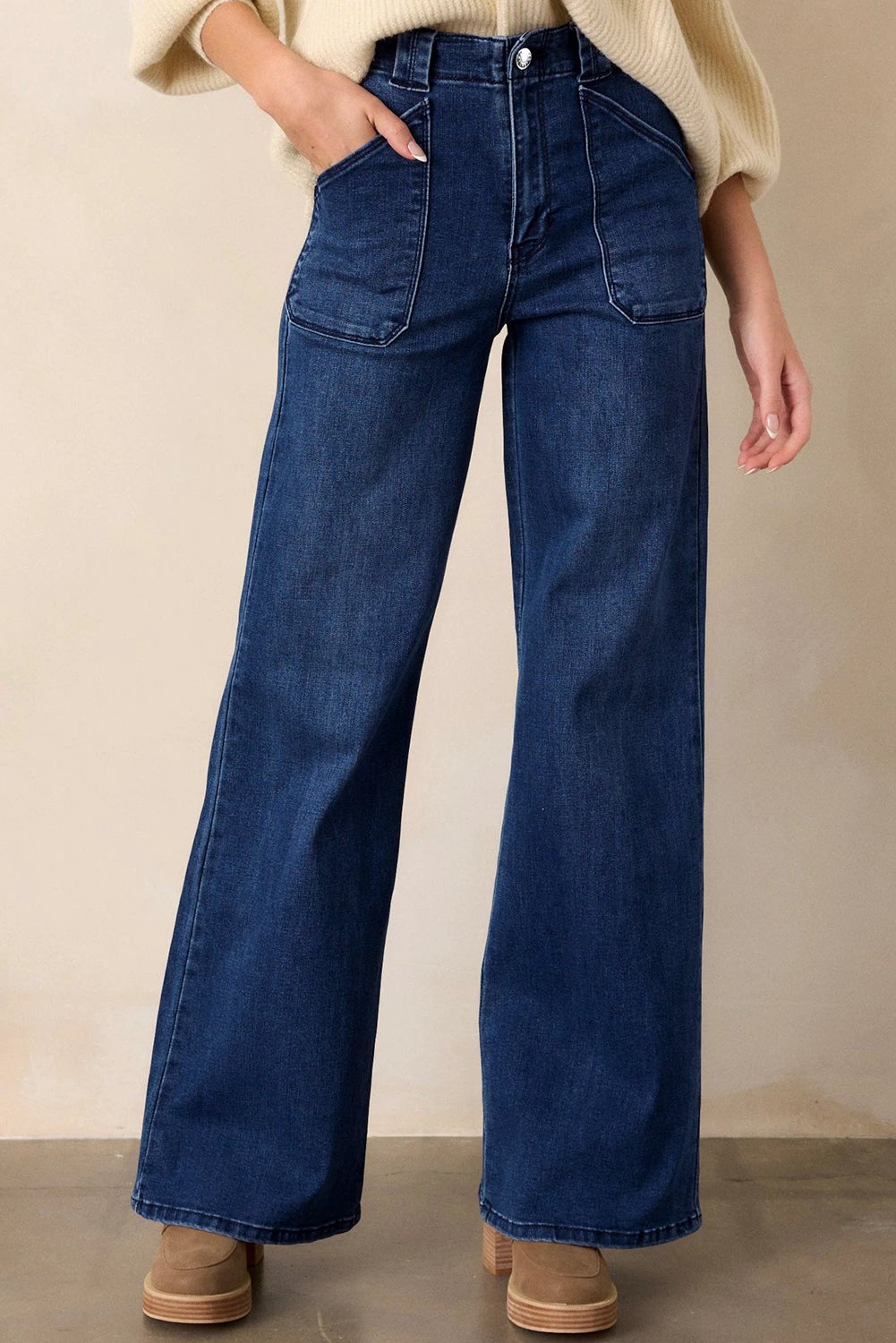 Dirty blue mid-rise straight-leg jeans for moms, durable denim with stretch, classic five-pocket style