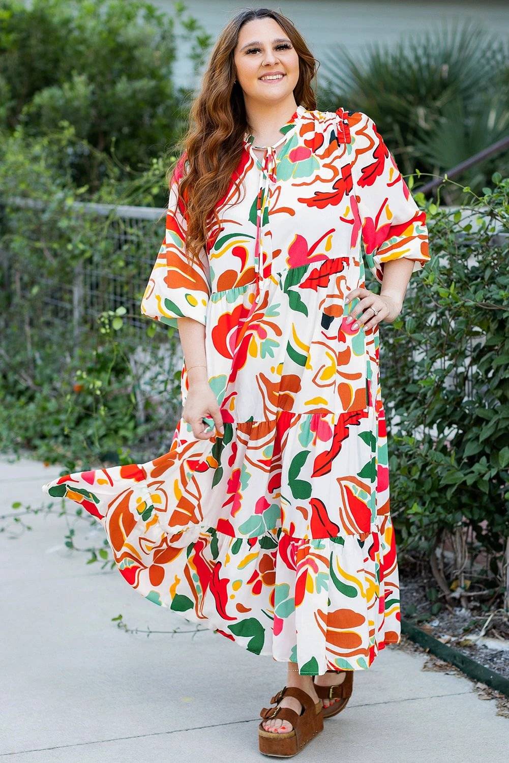 Plus size Weekend Pretty floral maxi dress with V-neck, drawstring and tiered skirt in vibrant floral print