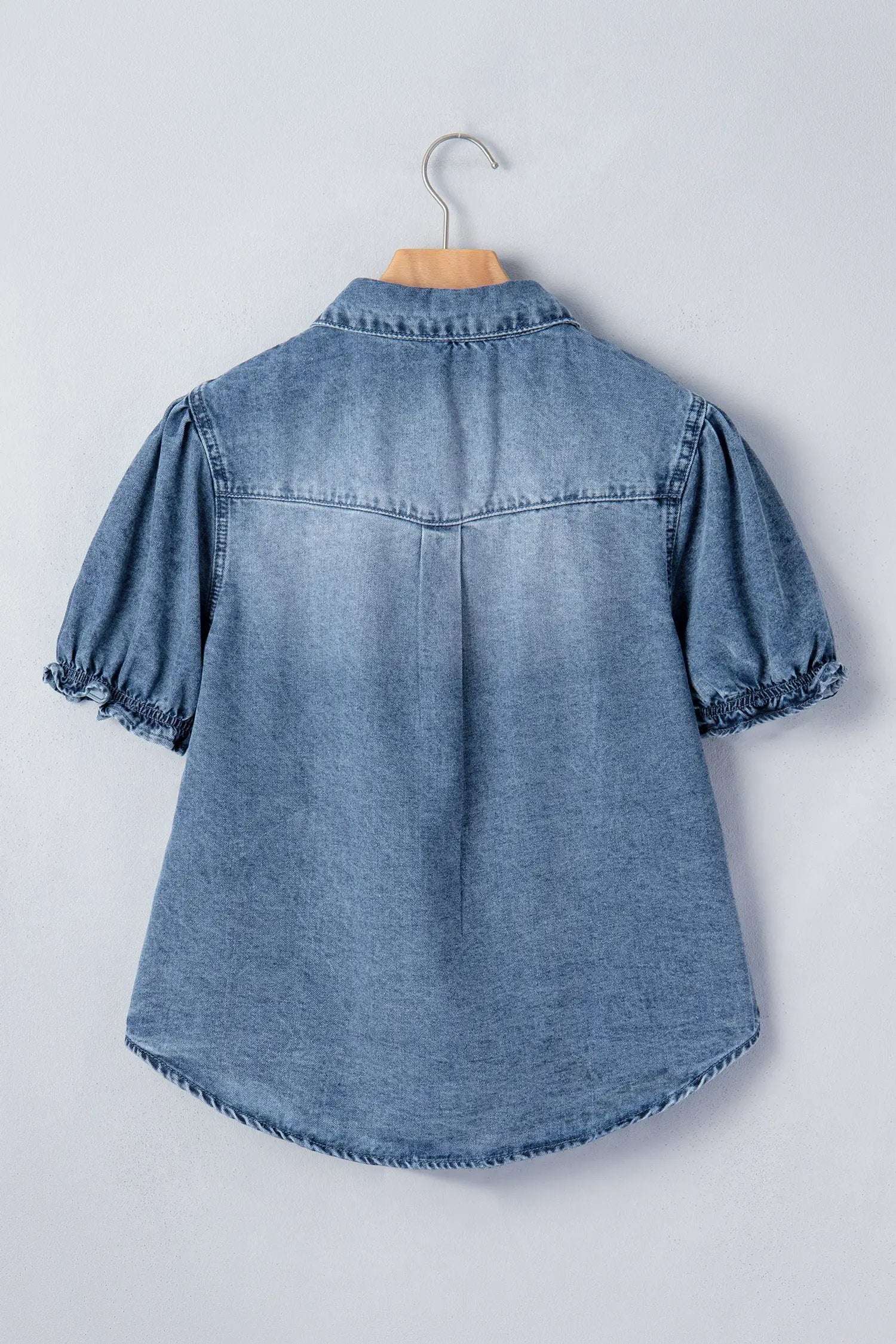 Frilled short sleeve denim shirt with snap buttons in Western chic style