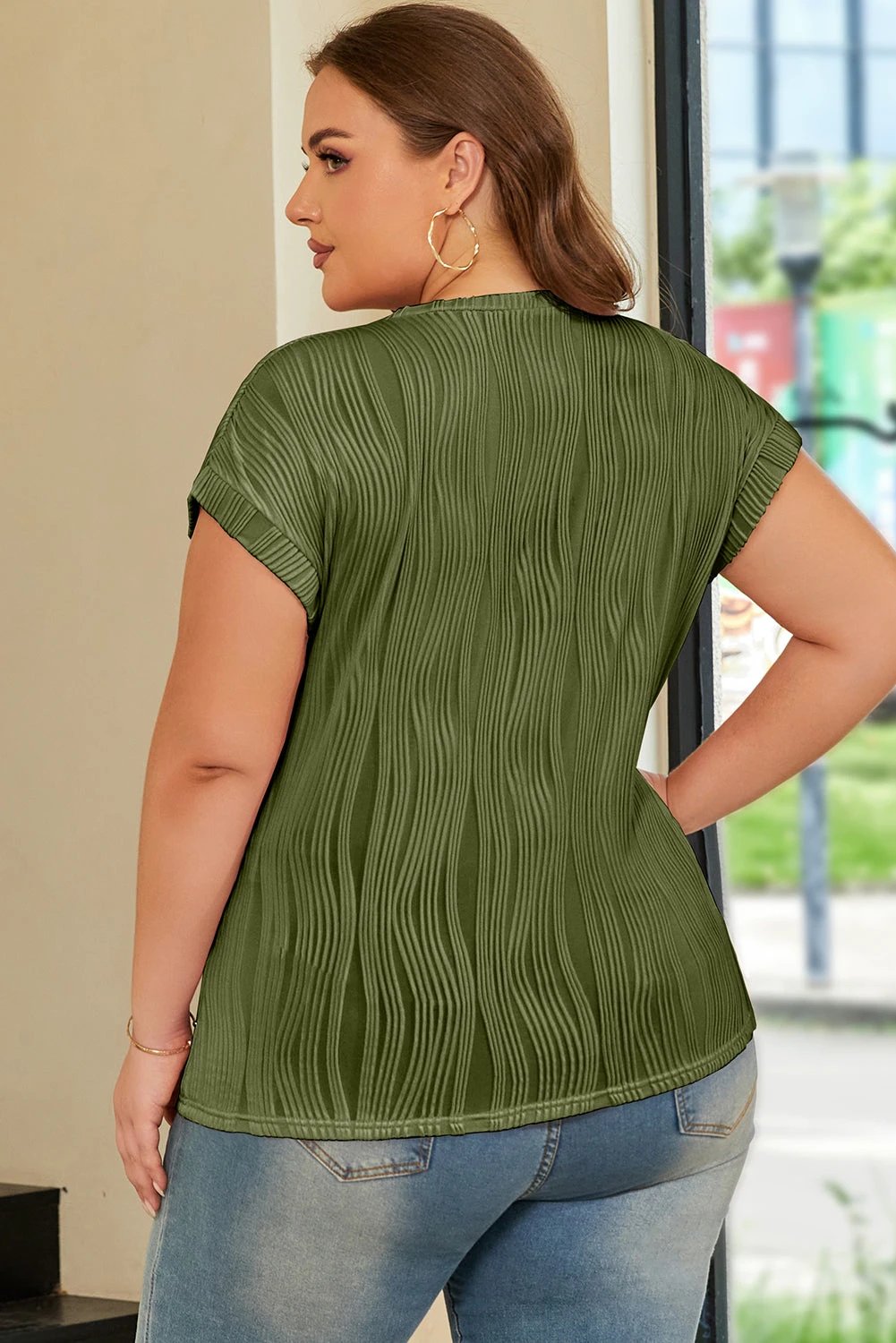 Plus Size Wavy Textured Tee