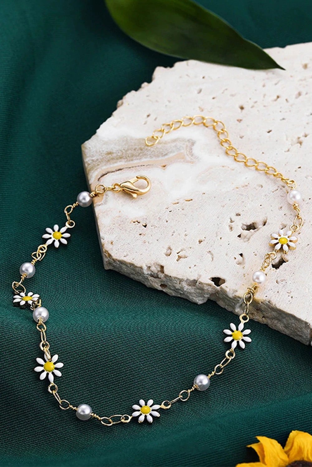 gold daisy & pearl chain anklet for women casual everyday outfit