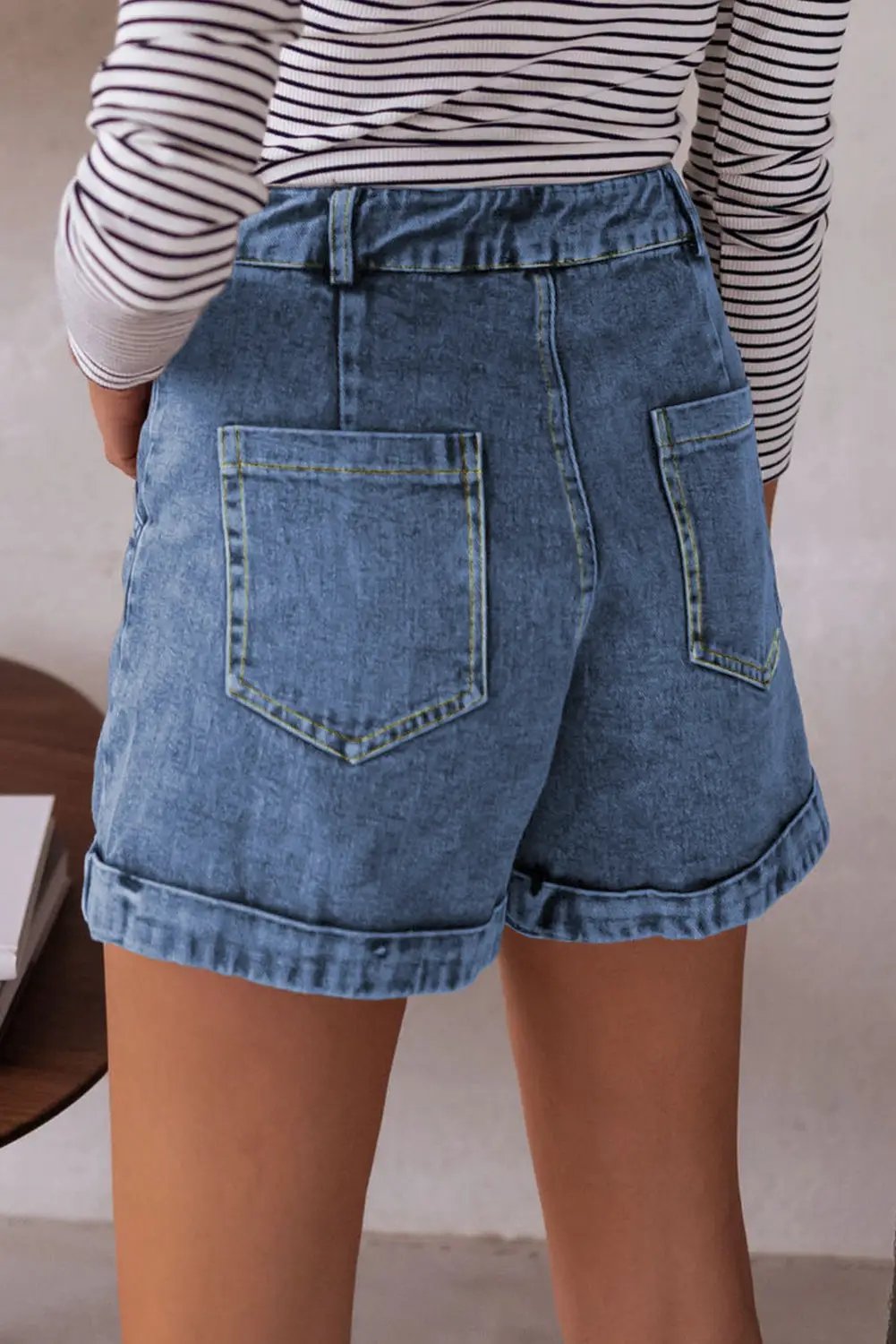 Dear-Lover Dropshipping Ivy Seam Detail Pocketed Cuffed Hem Denim Shorts - Bottoms/Denim Shorts