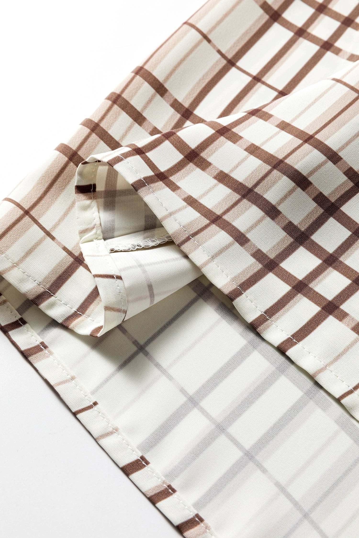 White plaid frilled puff sleeve blouse for effortless mom chic style