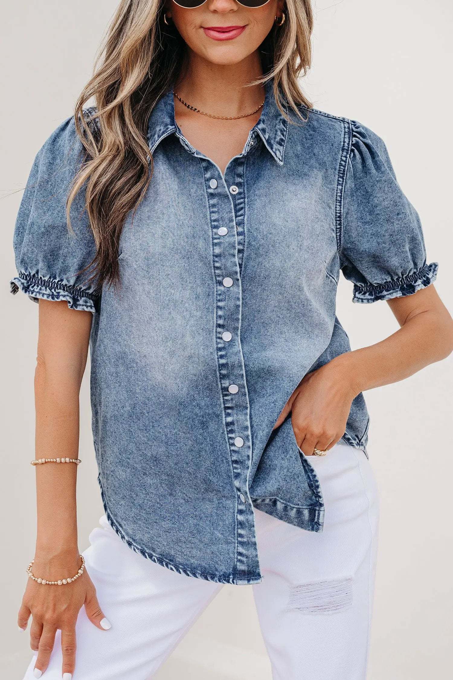 Frilled short sleeve denim shirt with snap buttons in classic blue Western chic style