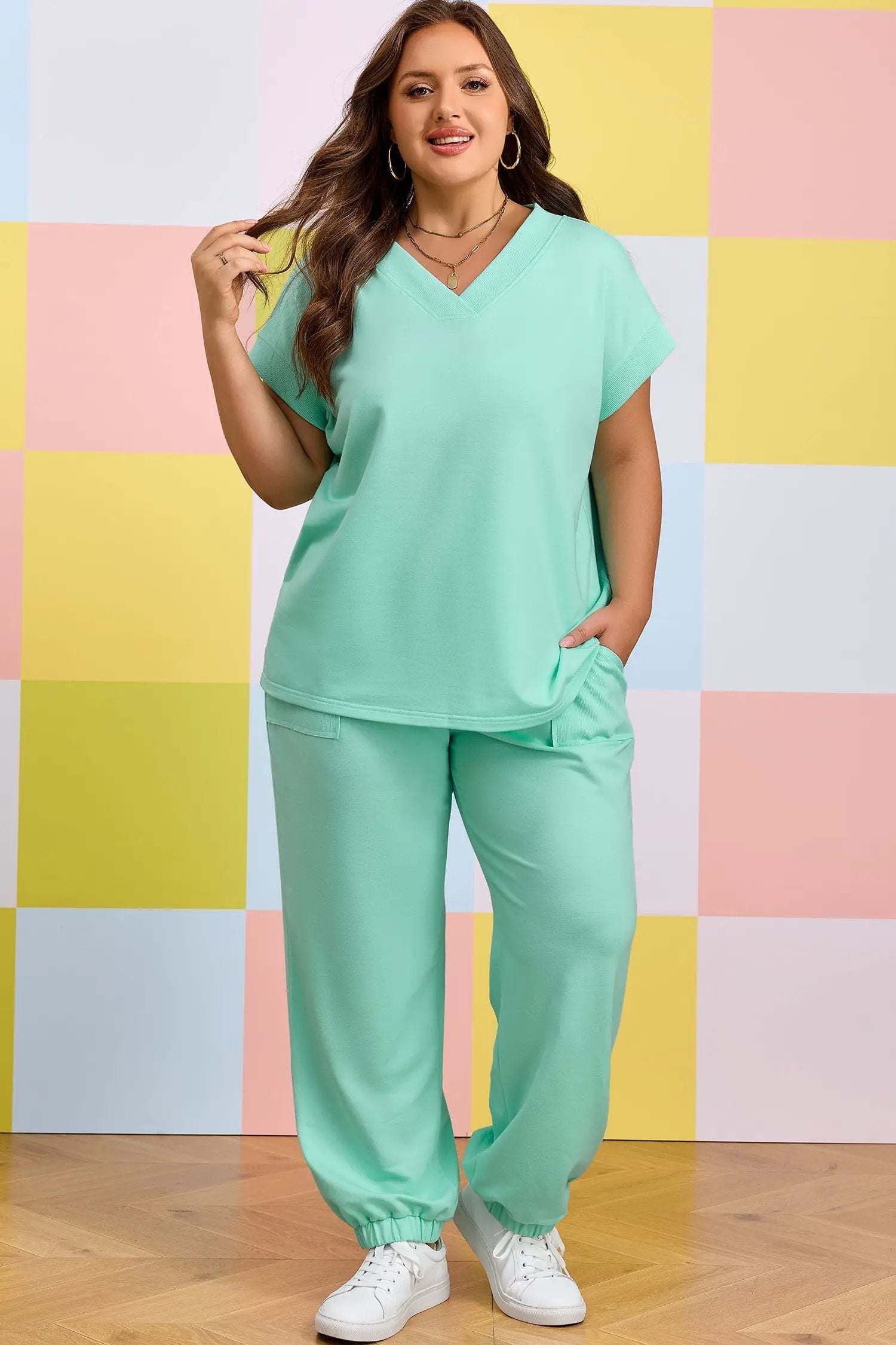 Plus size V-neck tee and drawstring pants outfit set for moms in breathable knit fabric