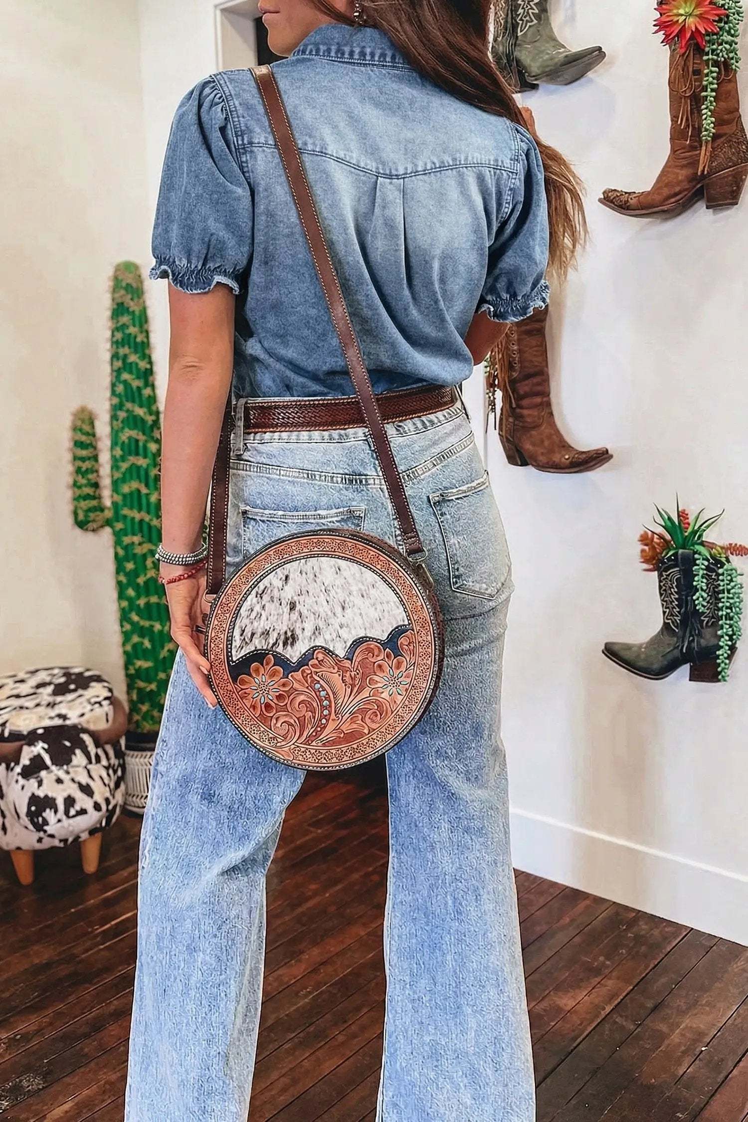 Frilled short sleeve denim shirt with snap buttons in Western Chic style