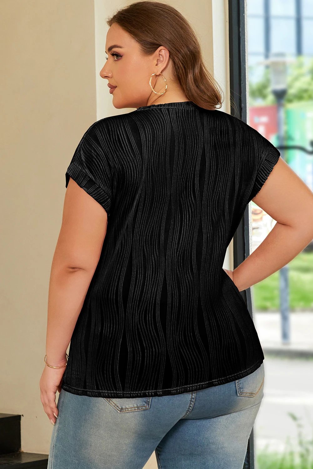 Plus Size Wavy Textured Tee