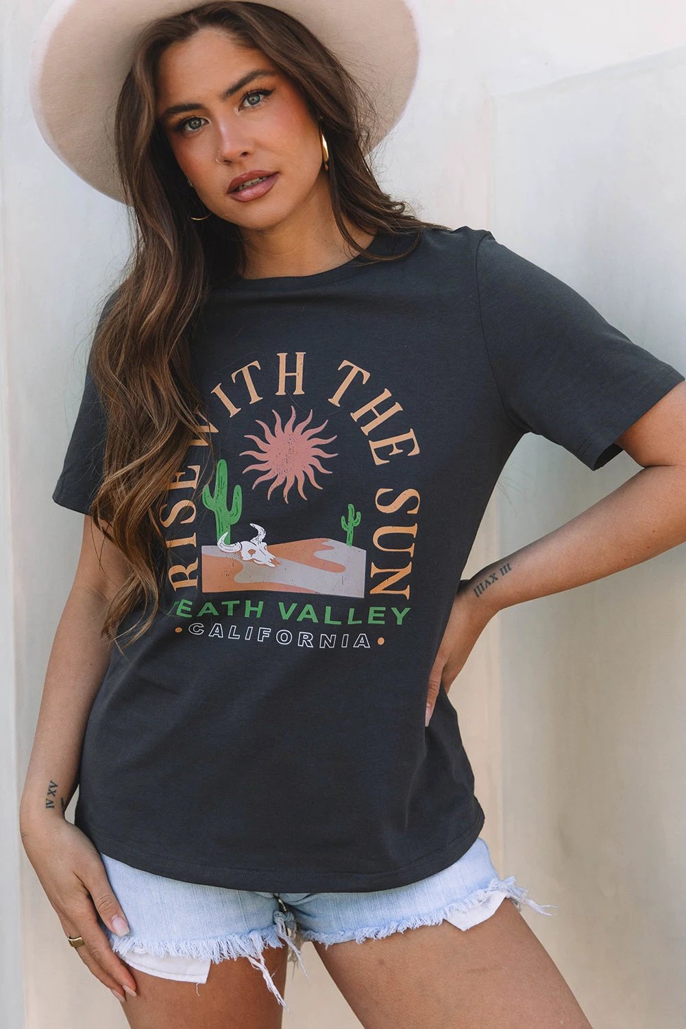 dark grey rise with the sun western fashion graphic tee for women casual everyday outfit