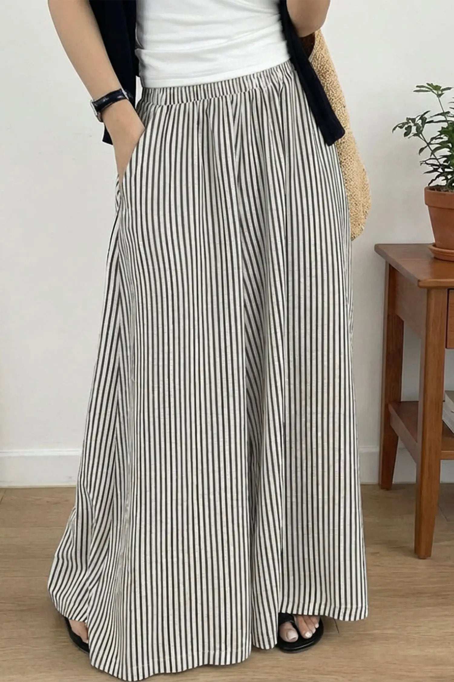 Striped Wide-Leg Pants with elastic waist and ultra wide-leg silhouette
