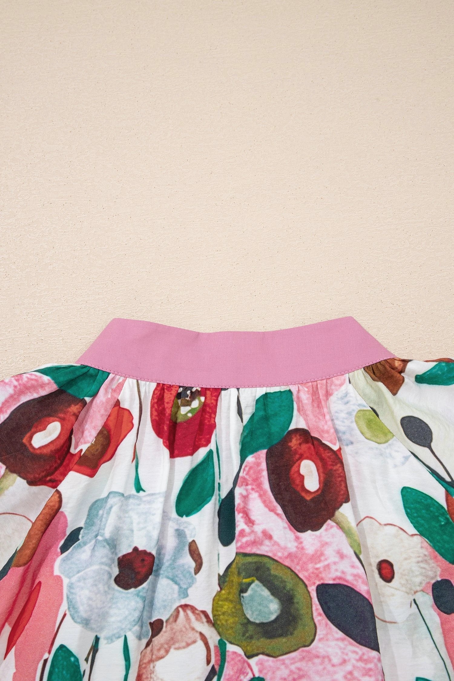Dear-Lover Dropshipping Pink V Neck Short Puff Sleeve Plus Size Floral Blouse - Plus Size/Plus Size Tops/Plus Size Blouses & Shirts