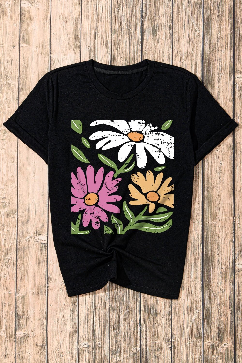  retro floral graphic tee for women casual everyday outfit