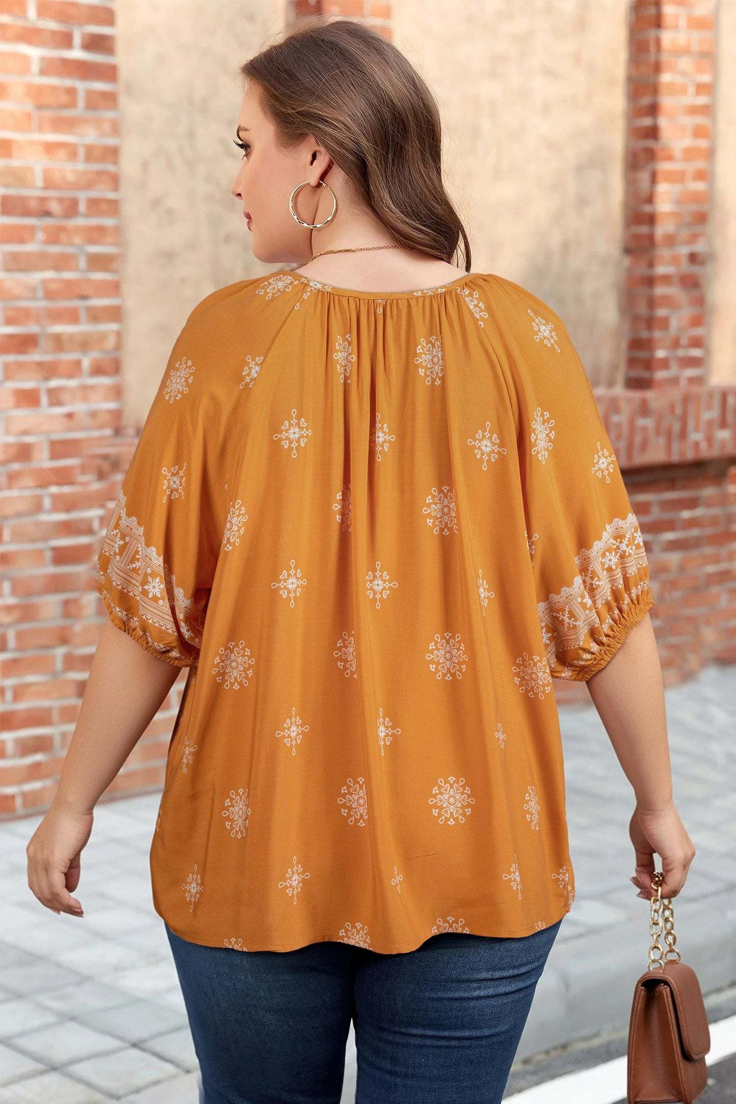 Plus size Effortless Boho floral notched V neck short sleeve top in emerald green