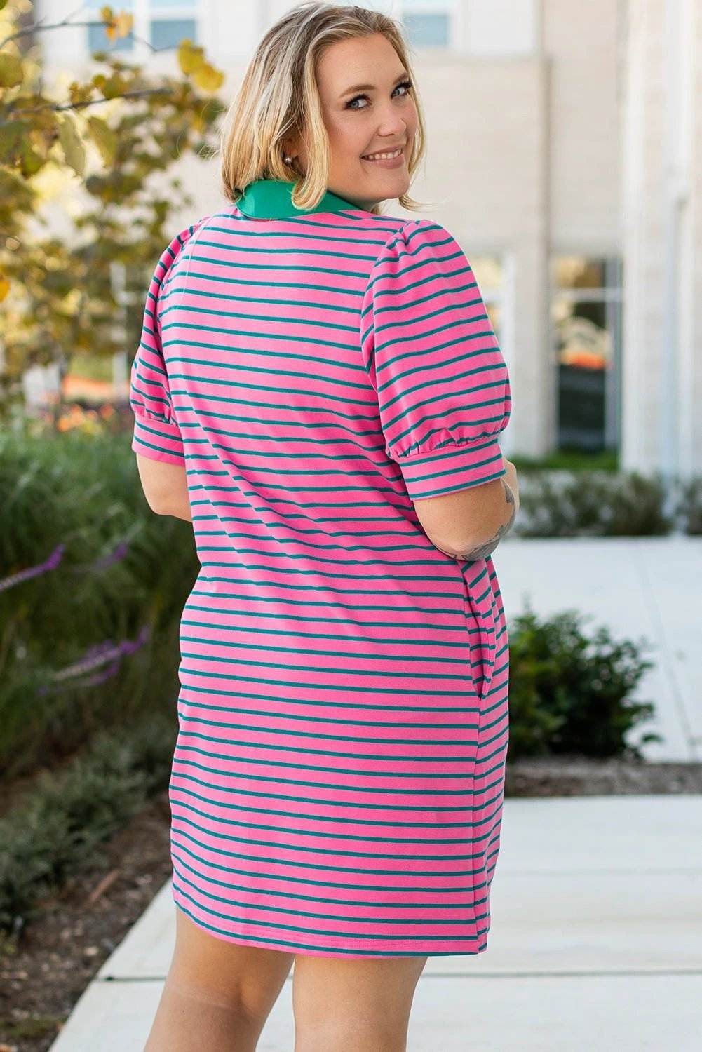 Plus-size collared V-neck puff sleeve shift T-shirt dress with pockets