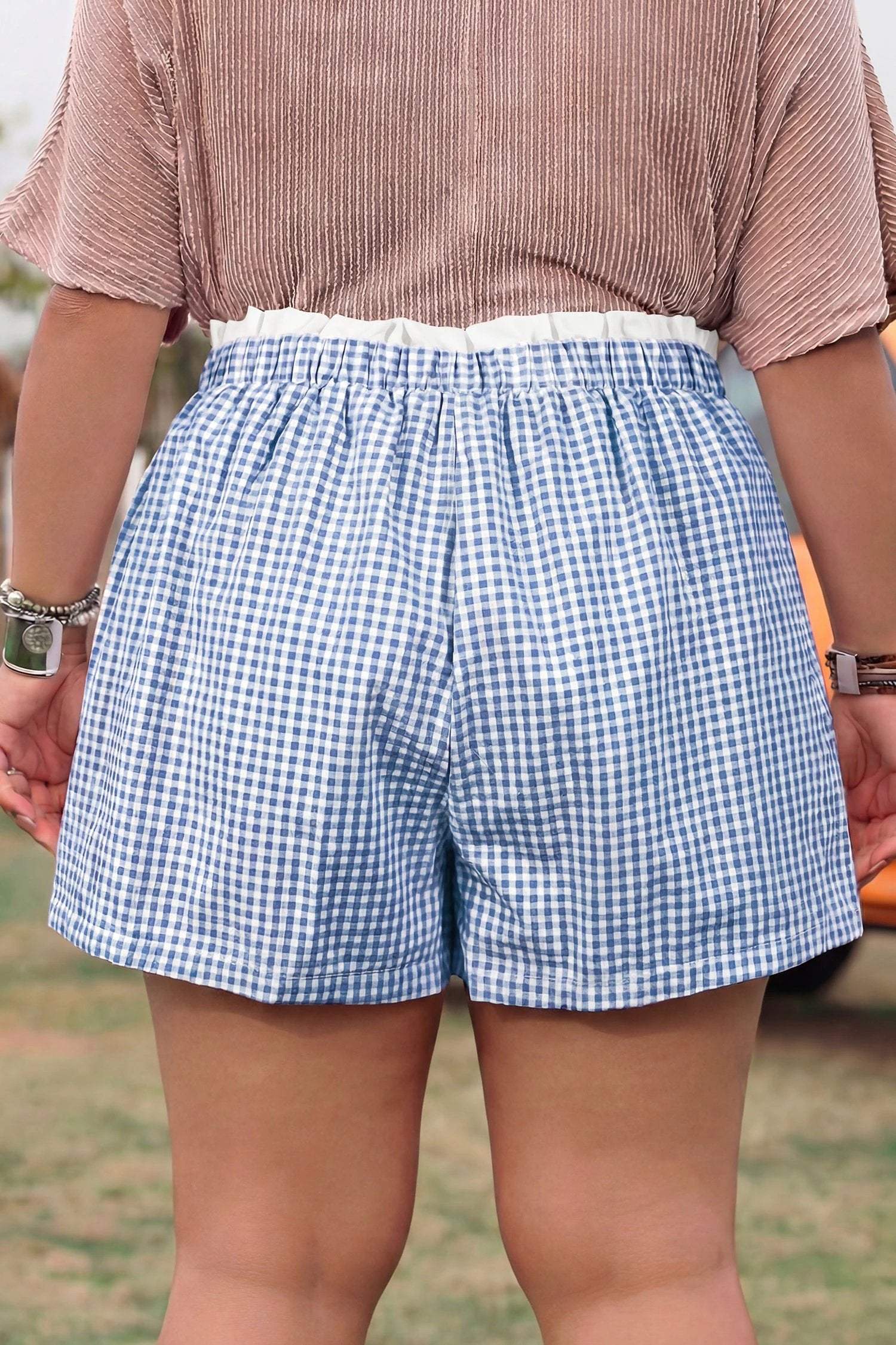 Pink contrast trim plaid print plus size shorts for women casual everyday outfit