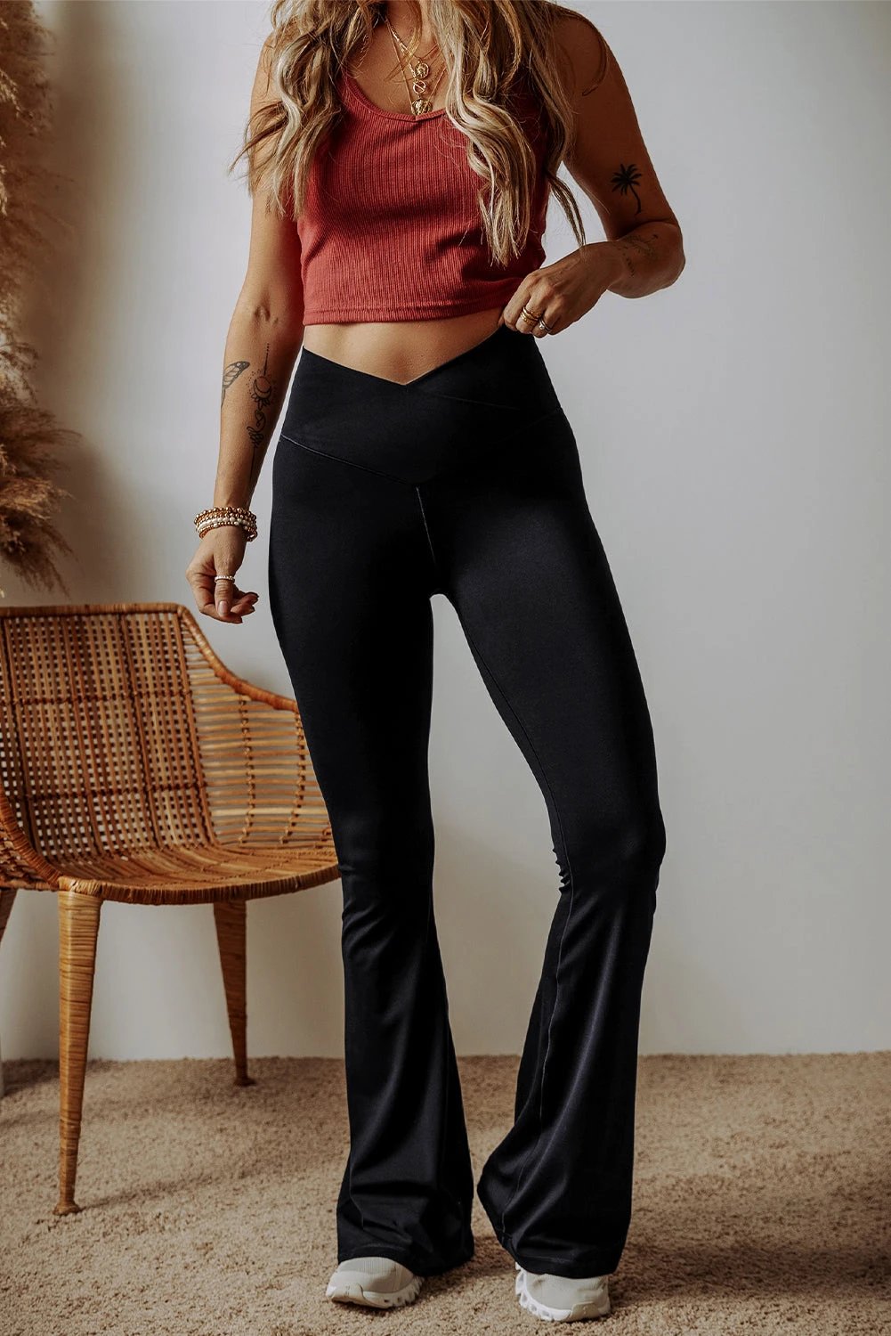 black v shape high waist flared leggings for women casual everyday outfit