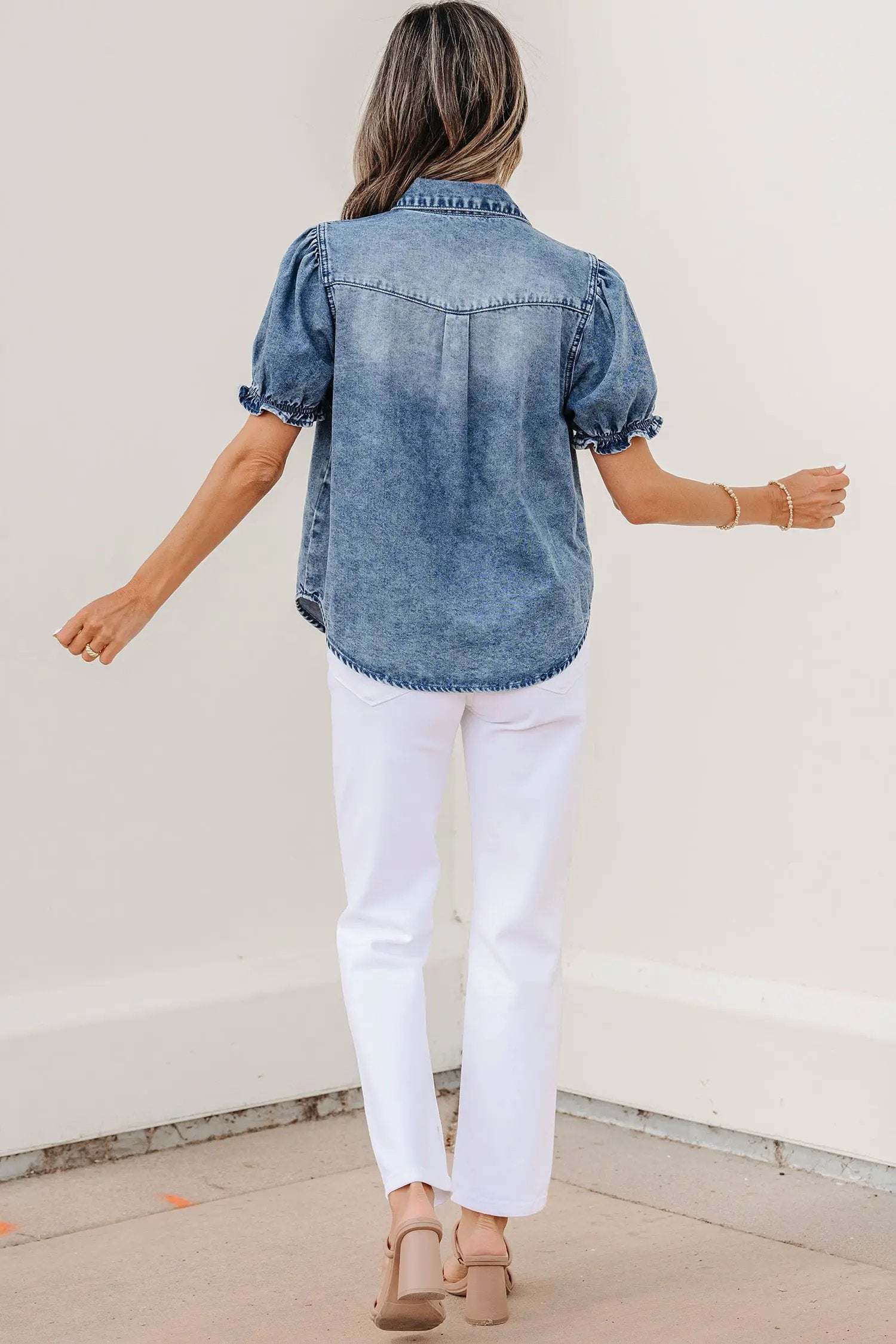 Frilled short sleeve denim shirt with snap buttons in classic blue Western Chic style