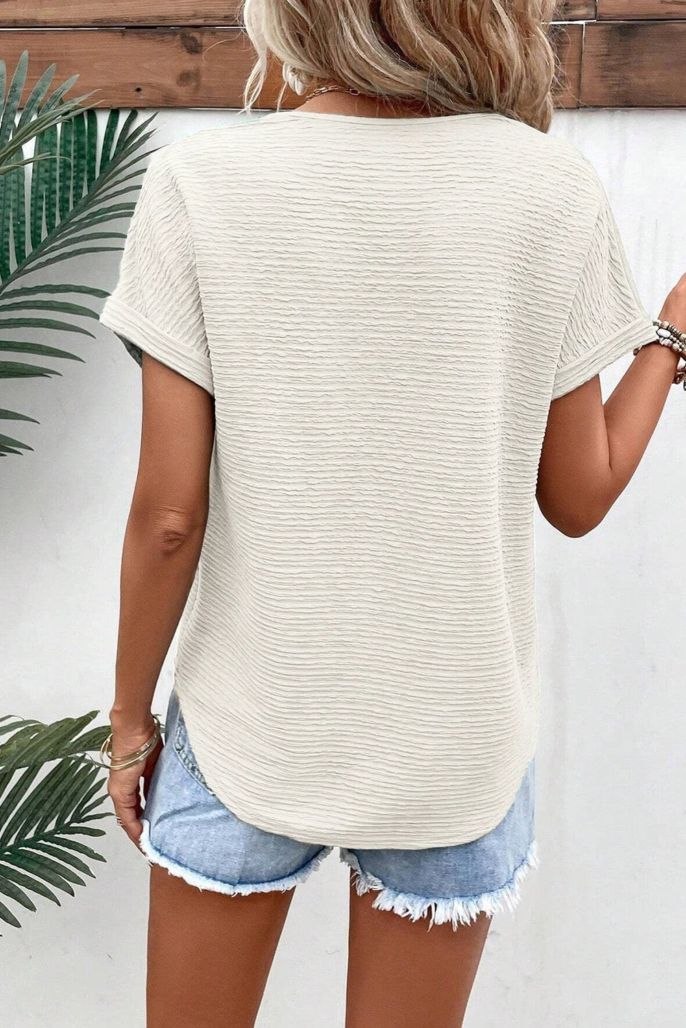  textured pink V-neck tee 